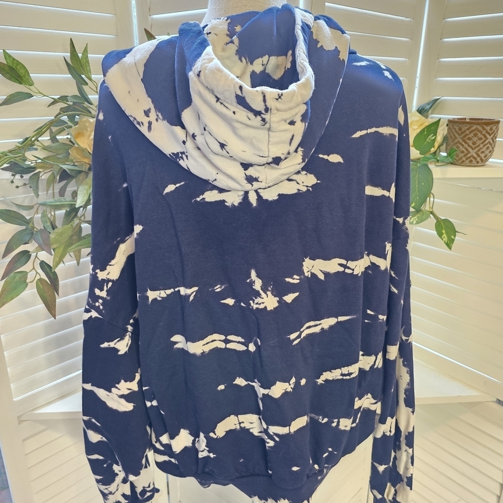 Young Fabulous & Broke Navy and Cream Hoodie Large 1350 - Picture 3 of 4